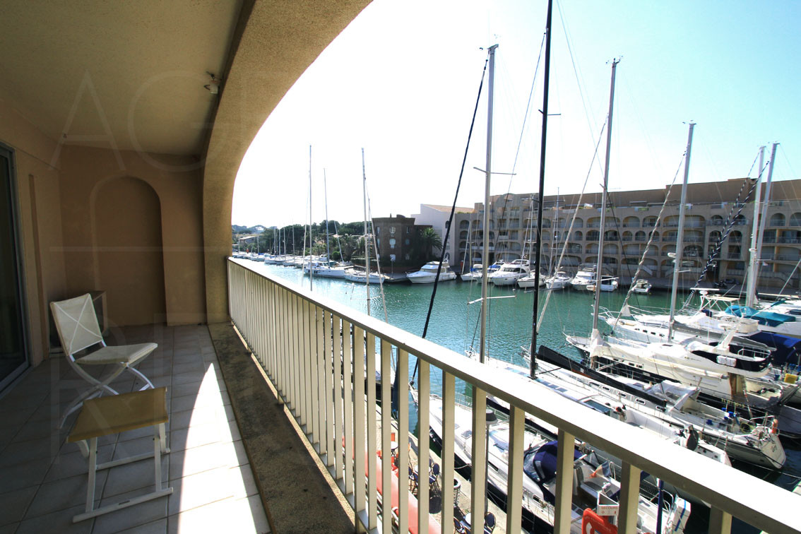 achat/à vendre/appartement T3, port de Hyères, vue sur mer, terrasse