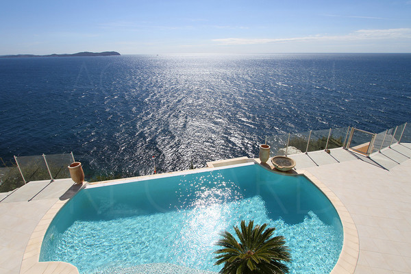 Propriétés/villas à vendre Hyères/Giens/Carqueiranne/La Londe Propriétés/villas à vendre Hyères/Giens/Carqueiranne/La Londe