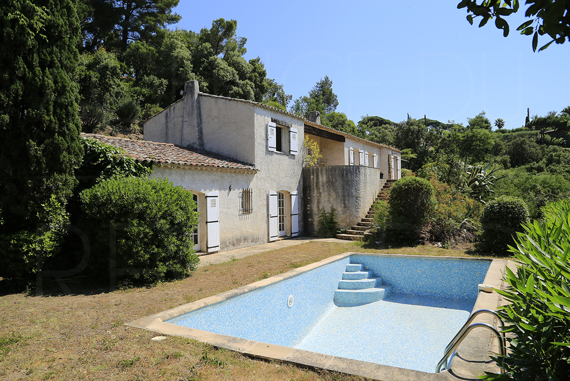 propriété a vendre / sainte maxime / var / cote d'azur / 400m de la mer