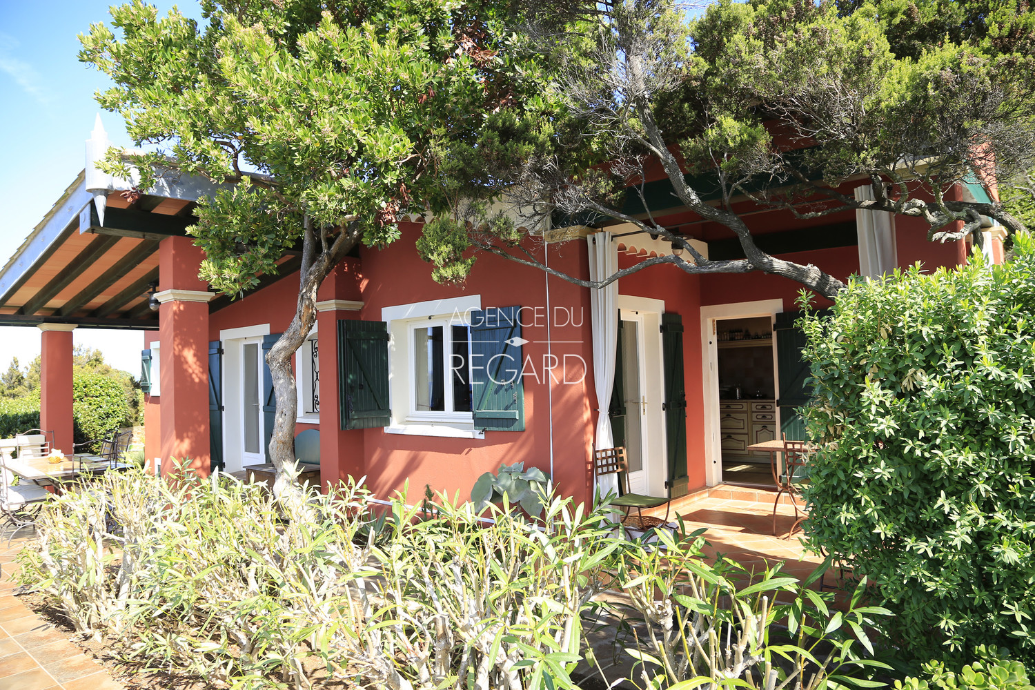 maison a vendre sur l'ile du levant , propriété vue mer panoramique
