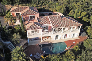 villa vue mer au Lavandou avec piscine