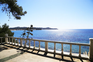 proprit pieds dans l'eau La Seyne sur mer vendue par l'Agence du Regard