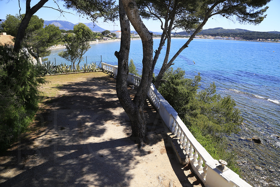 Propriétés Villas à Vendre Toulon La Seyne Sur Mer Fabregas Tamaris Propriété Pieds Dans L Eau A Vendre à La Seyne Achete Villa Vue Mer
