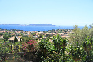 Villa vue mer  Carqueiranne vendue par l'agence du Regard