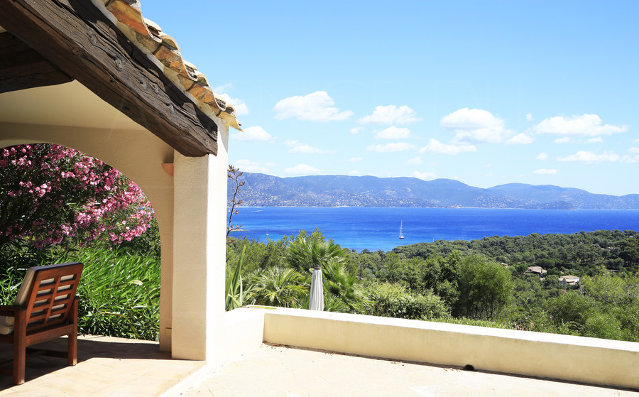 Proprit vue mer au Cap Bnat - CETTE PROPRIT A T VENDUE PAR L'AGENCE DU REGARD -