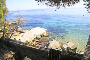 Proprit pieds dans l'eau au Lavandou