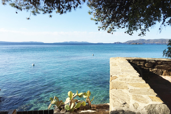 Proprit pieds dans l'eau au Lavandou