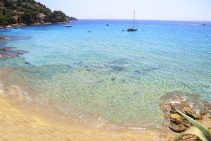 Proprit pieds dans l'eau le Lavandou 