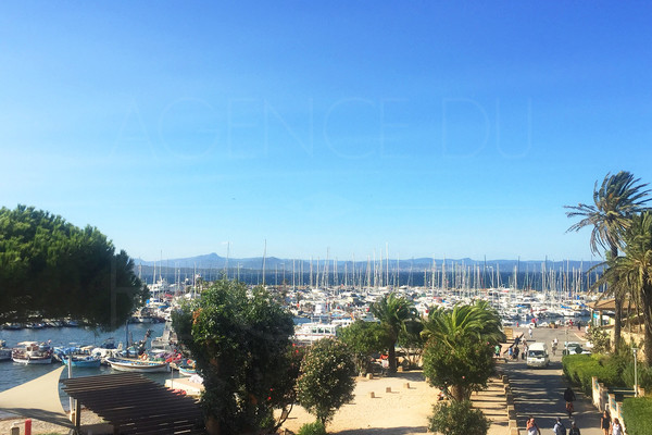 Appartement vue mer  Porquerolles, plage  pieds