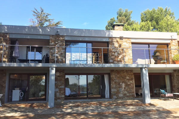 Luxueuse Villa A Vendre Proche De La Mer Luxueuse Villa A Vendre Proche De La Mer