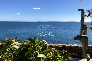 proprit pieds dans l'eau a vendre au Lavandou