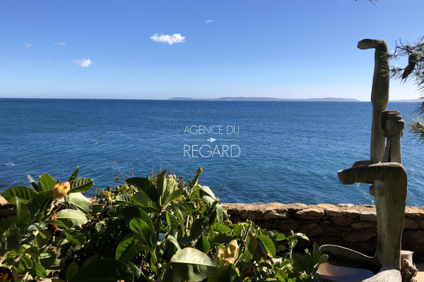 Proprit pieds dans l'eau au Lavandou