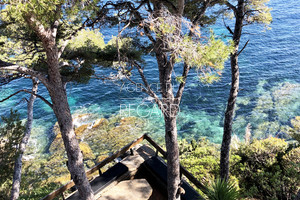 Proprit pieds dans l'eau au Lavandou