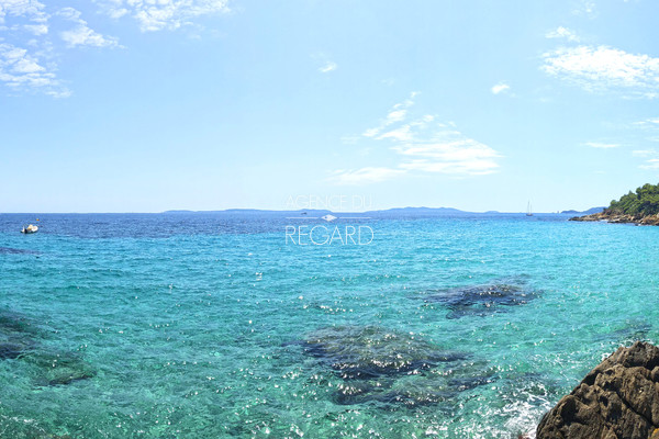 Proprit pieds dans l'eau au Lavandou