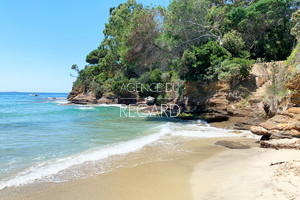 Proprit pieds dans l'eau au Rayol Canadel