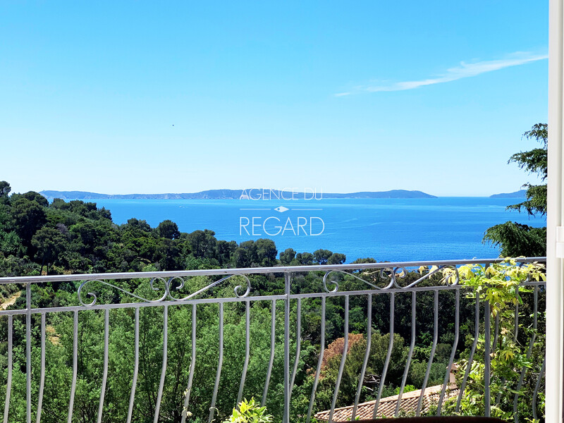 Rayol Canadel - Plage  pied et vue mer - CETTE VILLA A ETE VENDUE PAR L'AGENCE DU REGARD -