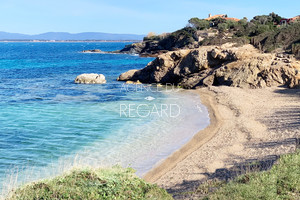 proprit pieds dans l'eau  Giens