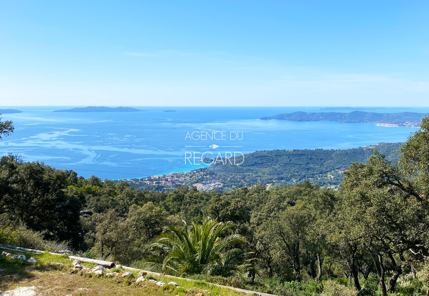 Au cur du maquis provenal avec vue mer...CETTE PROPRIETE A ETE VENDUE PAR L'AGENCE DU REGARD