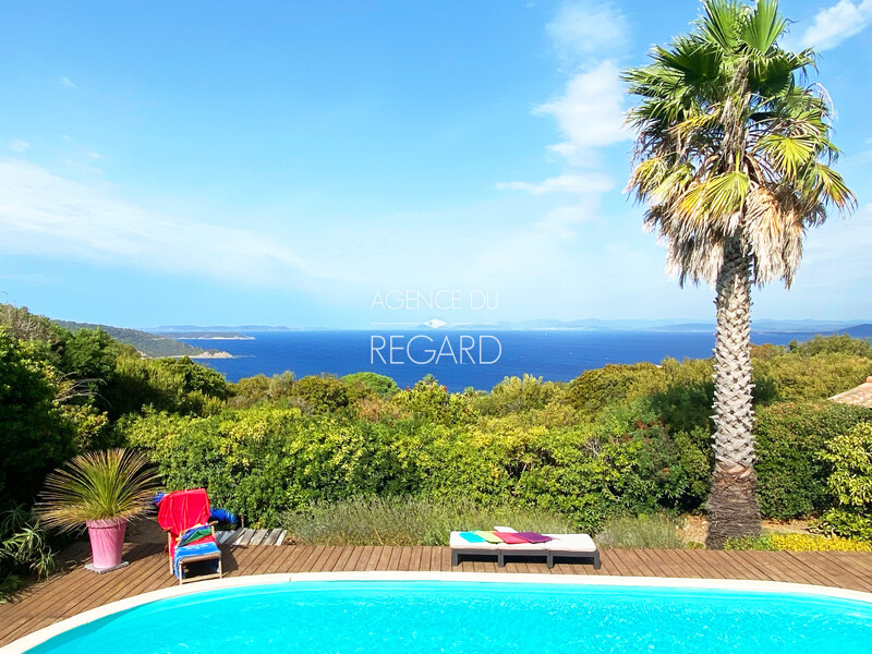 Proprit vue mer sur l'Ile du Levant...