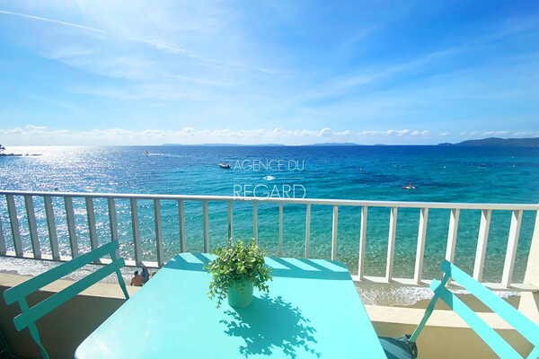 Appartement pieds dans l'eau au Lavandou