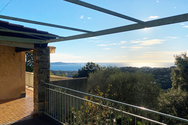 Proprit vue mer  Cavalaire