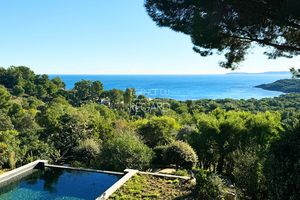 Proprit vue mer au Gaou Bnat
