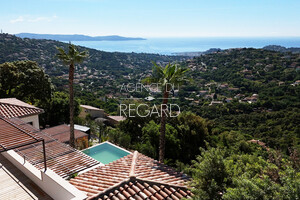 proprit vue mer  Cavalaire