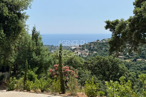 proprit vue mer  Cavalaire
