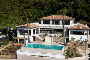 proprit vue mer  Cavalaire
