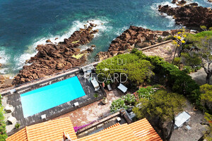 Proprit pieds dans l'eau  Saint-Raphael