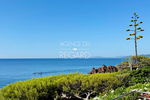 Proprit pieds dans l'eau  Saint-Raphael