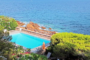 Proprit pieds dans l'eau  Saint-Raphal