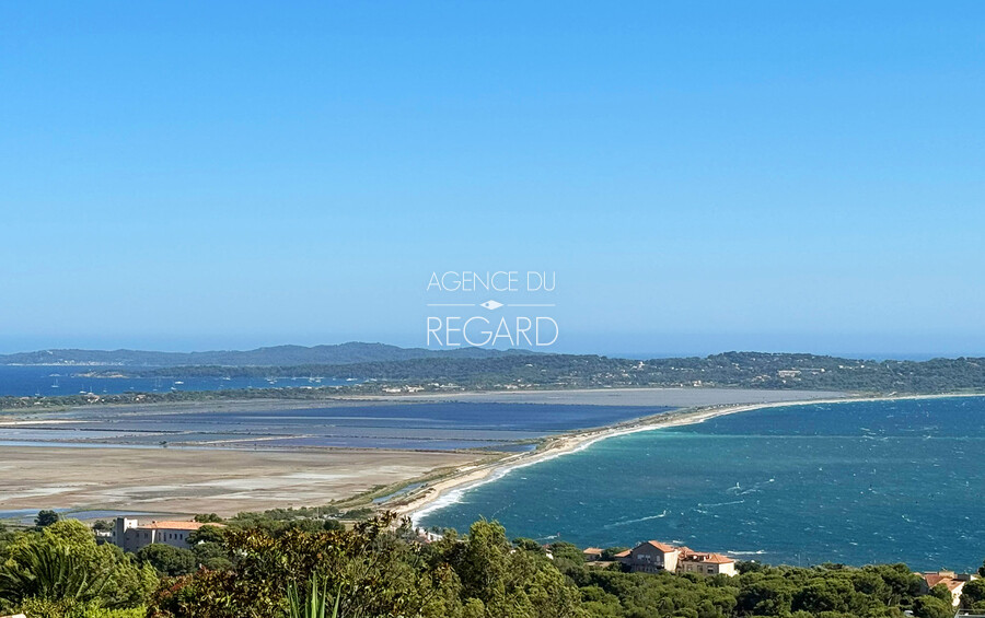 Proprit vue mer panoramique  Hyres