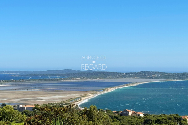 Proprit vue mer  Hyres
