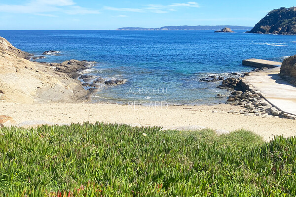 Proprit au Cap Bnat,  5 minutes  pied de la plage