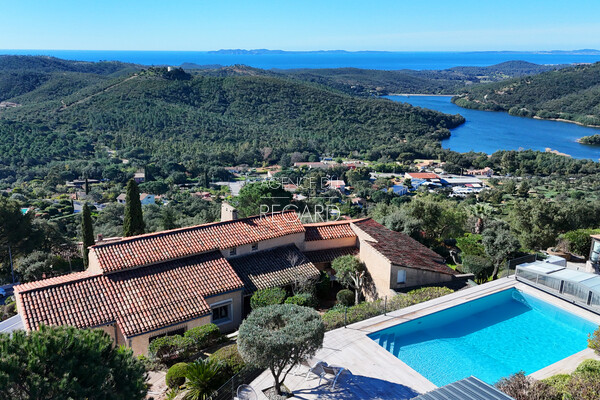 Propri�t� vue mer � Bormes-les-Mimosas