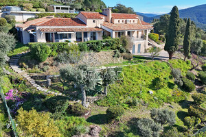 Propri�t� vue mer � Bormes-les-Mimosas