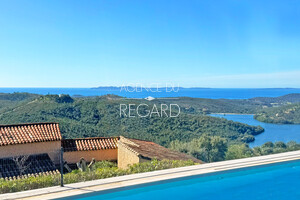 Propri�t� vue mer � Bormes-les-Mimosas