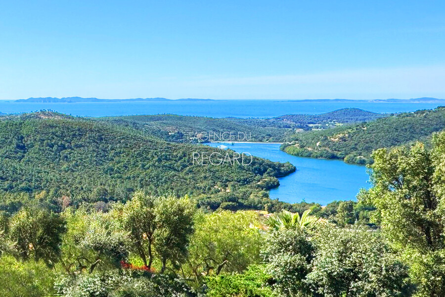 Propri�t� vue mer panoramique � Bormes-les-Mimosas