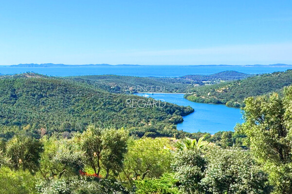 Propri�t� vue mer � Bormes-les-Mimosas