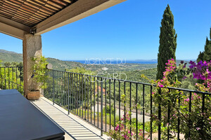 Propri�t� vue mer panoramique � Bormes-les-Mimosas