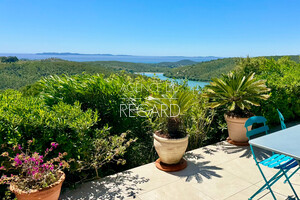 Propri�t� vue mer panoramique � Bormes-les-Mimosas