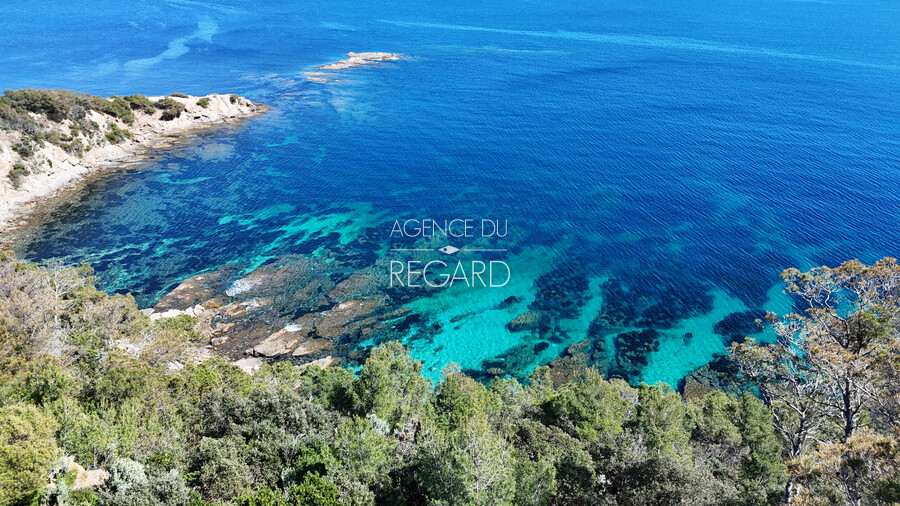 Cap B�nat, en premier rang sur la mer�