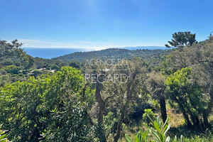 terrain vue mer au Gaou B�nat