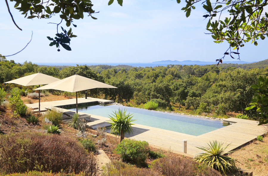 Proprit vue sur la mer et sur Porquerolles  - CETTE PROPRIETE A ETE VENDUE PAR L'AGENCE DU REGARD