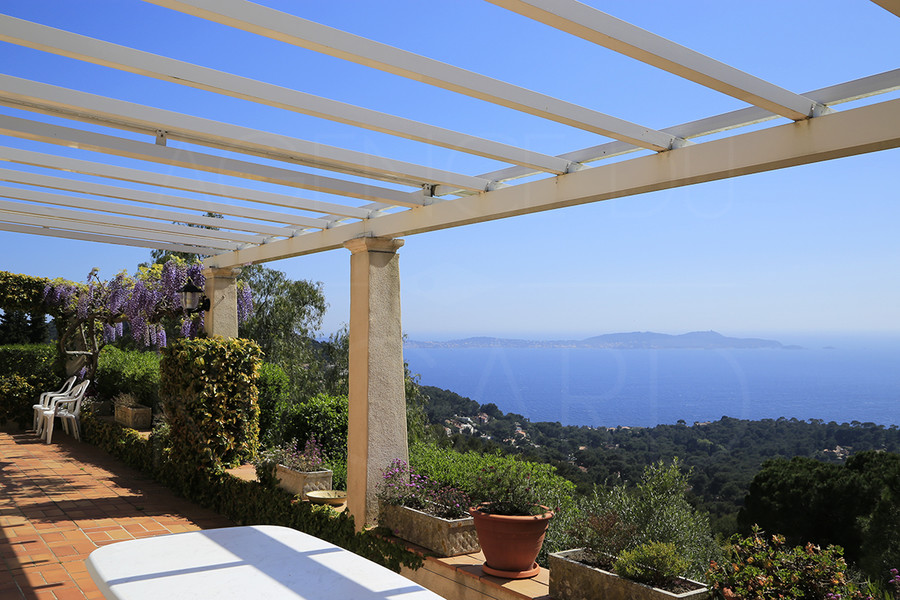 Villa vue mer  Carqueiranne - CETTE VILLA A T VENDUE PAR L'AGENCE DU REGARD