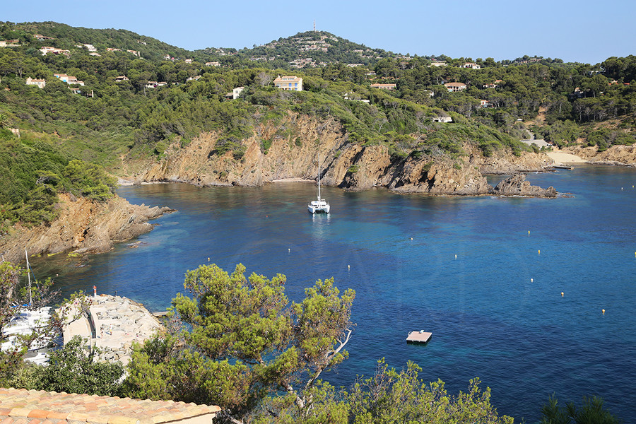 Proprit pieds dans l'eau au Cap Bnat - CETTE PROPRIT A T VENDUE PAR L'AGENCE DU REGARD-