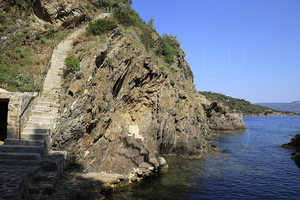 Proprit pieds dans l'eau au Cap Bnat