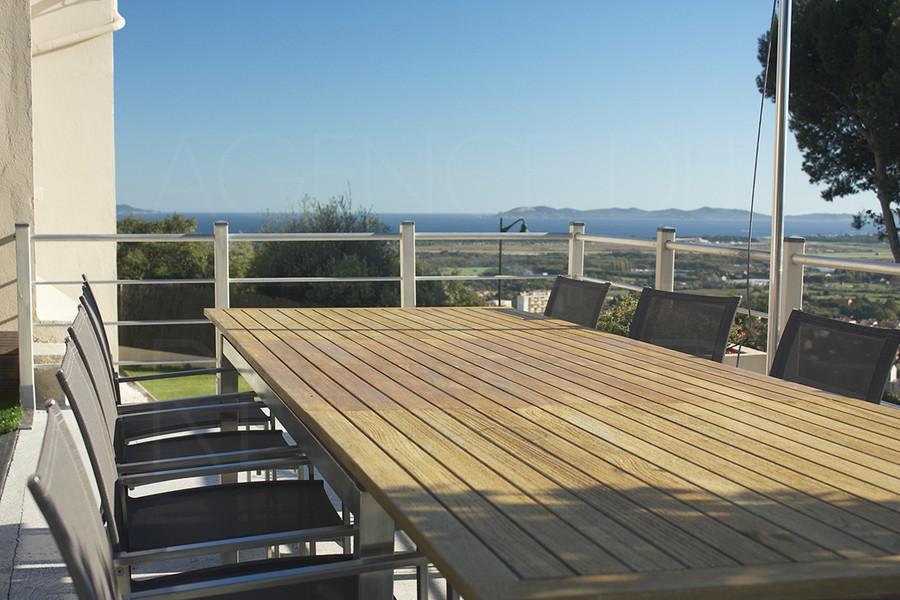 Hyres , vue sur la mer et les les - CETTE VILLA A ETE VENDUE PAR  L'AGENCE DU REGARD