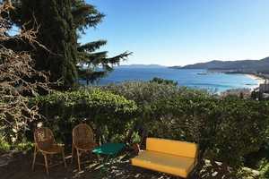 Cette Villa vue mer au Lavandou a t vendue par l'agence du Regard